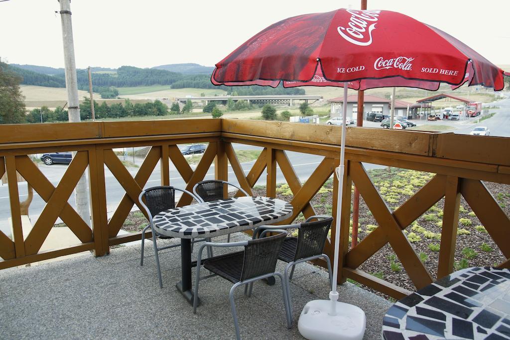 Restaurant And Pension Stenly Spissky Stvrtok Εξωτερικό φωτογραφία